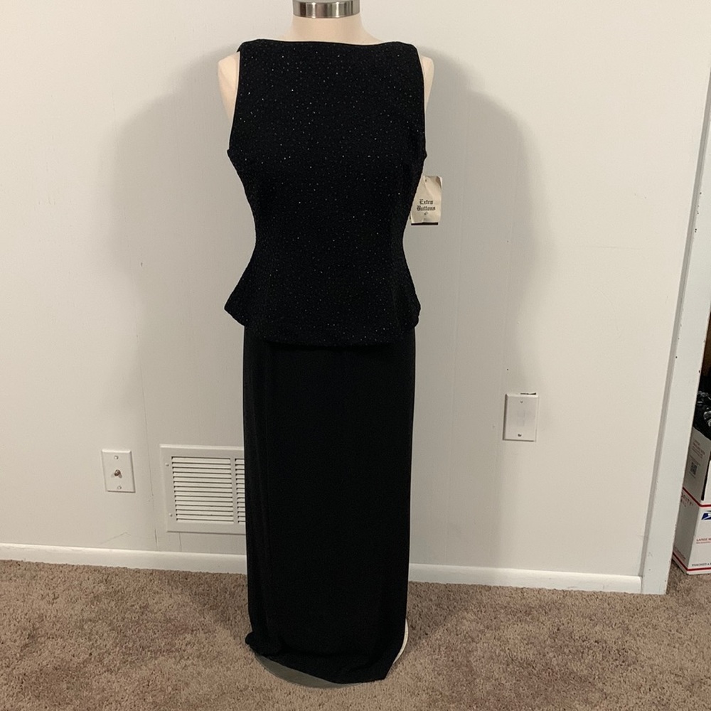David Warren NY 2 piece top & skirt/ semi-formal black with sparkles Size 12